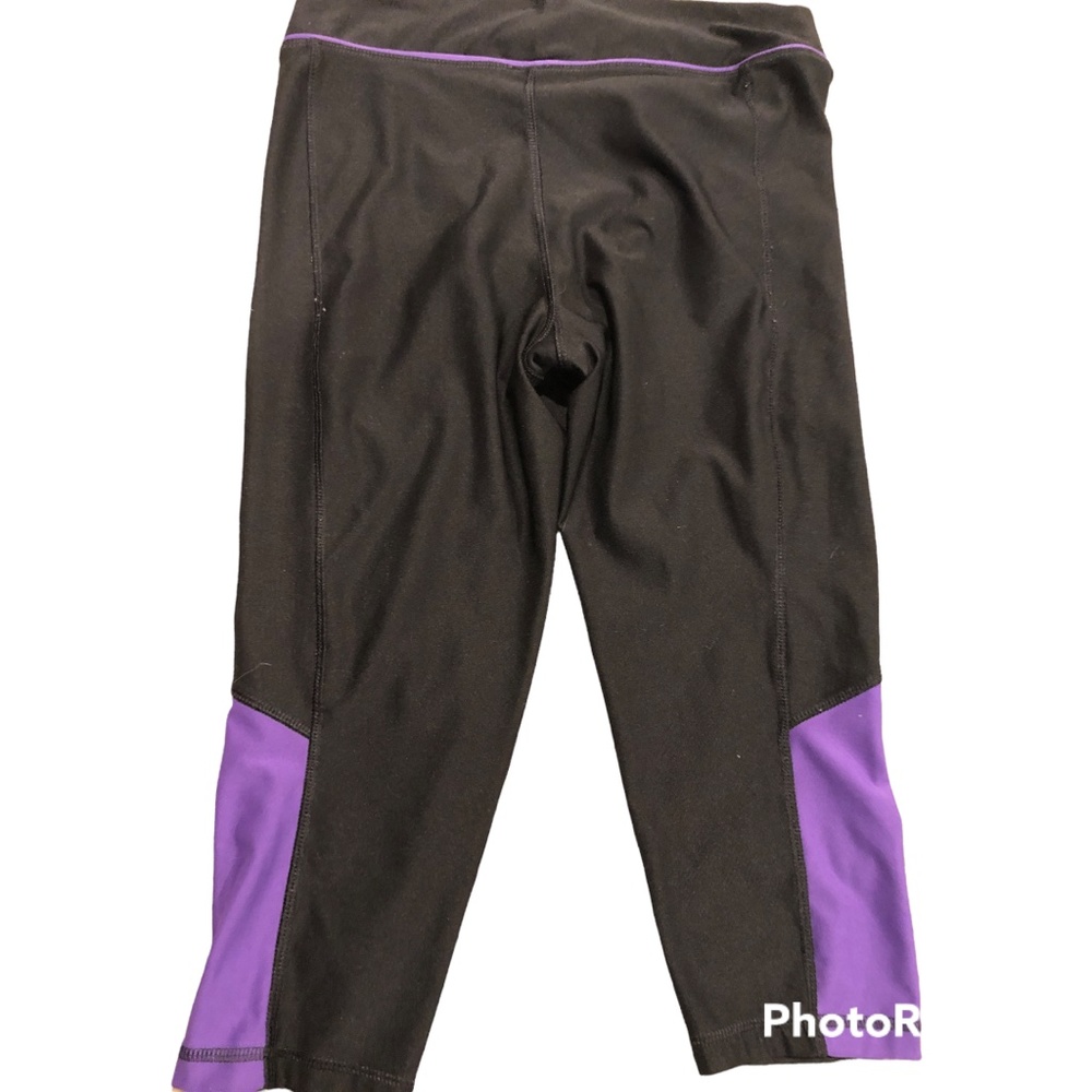 Women’s fitness capri length leggings
